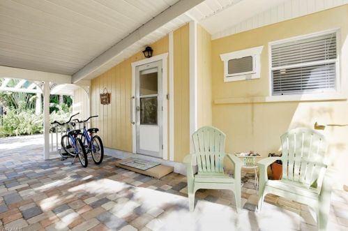 228 Fairweather Ln, Fort Myers Beach FL  33931-3227 exterior