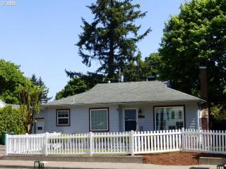 4022 112th Ave, Portland, OR 97220-2411