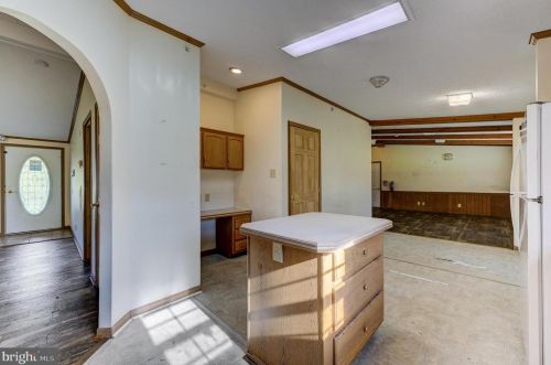 1356 Kings Hwy, Pilesgrove NJ 08098-2517 exterior