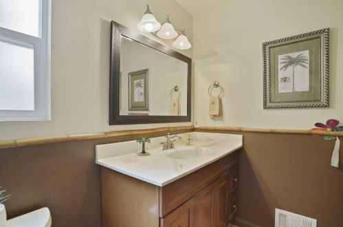 529 Cheri Ct, Ripon CA  95366-2805 exterior