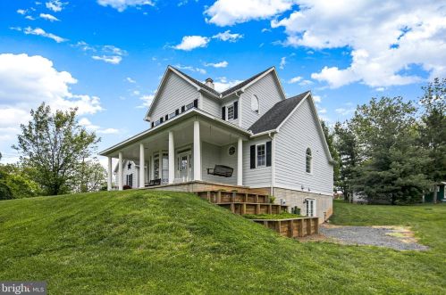 240 O St, Purcellville VA  20132-3002 exterior