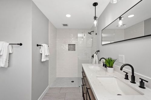 454 Mcmurray Rd, Canonsburg PA  15317-0024 exterior