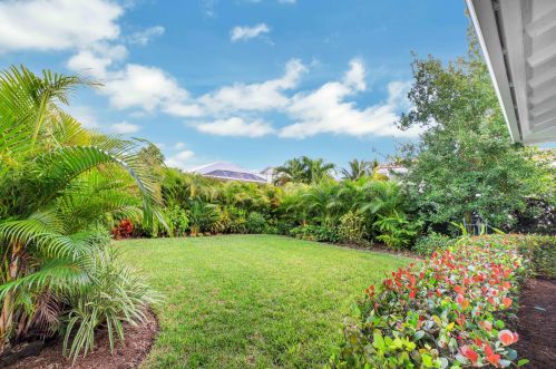 1353 Bourne Dr, Jupiter FL 33458-2915 exterior