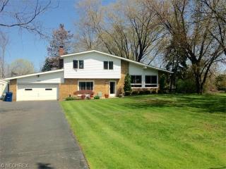 7290 Brooklane Rd, Chesterland, OH 44026-1247