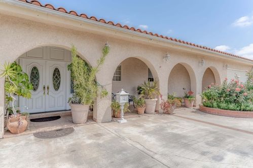 12070 Morning Ave, Downey CA  90242-2324 exterior