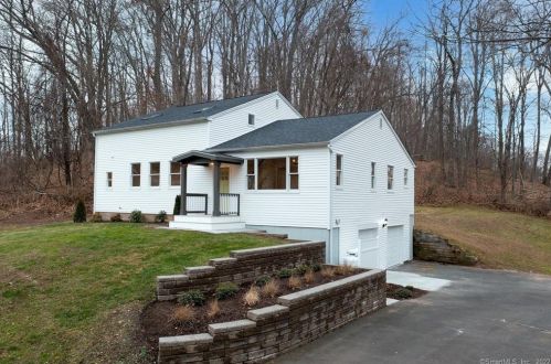 926 Moss Farms Rd, Cheshire CT  06410-3820 exterior