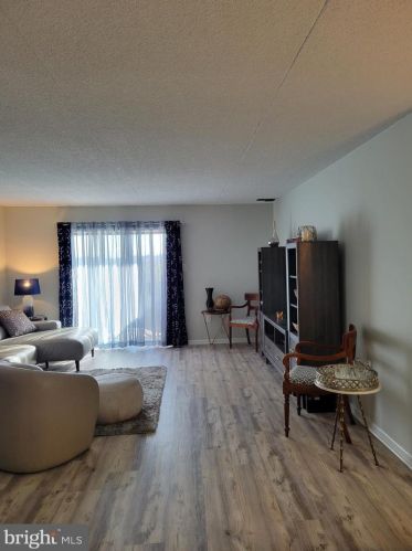 10608 Valley Forge Cir, Norristown, PA 19406-1182