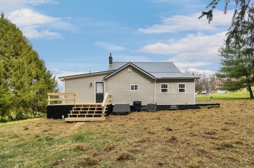 111 Church St, Glenford, OH 43739-9743