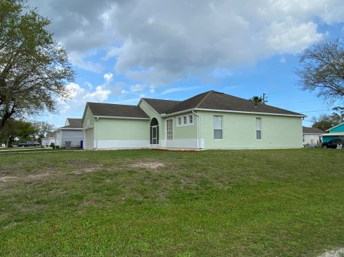 8116 102nd Ct, Vero Beach, FL 32967-3296