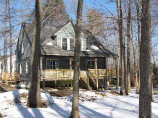 16 Pinehurst Ave, Northwood, NH 03261-3720
