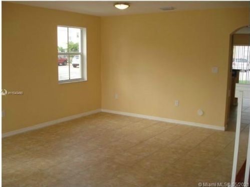 12821 32nd St, Hollywood, FL 33027-5338