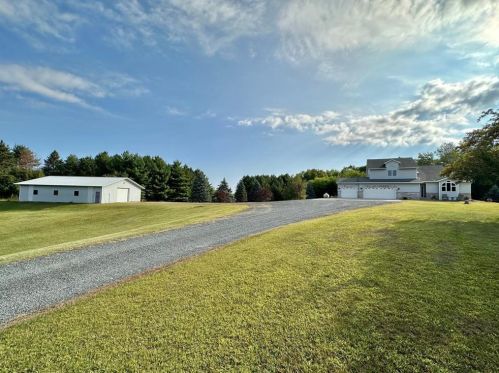 1765 85th St, New Johannesburg, WI 54017-7127