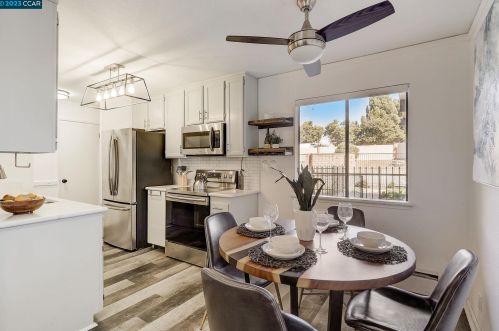 15335 Washington Ave, San Leandro, CA 94579-1838