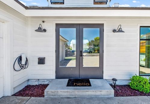 117 Harvard Ln, Seal Beach CA  90740-2508 exterior