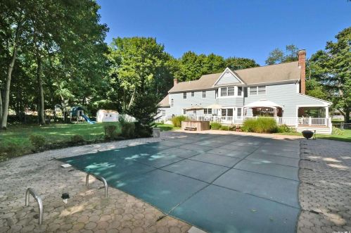 23 Lower Rocky Point Rd, Miller Place, NY 11764-1633