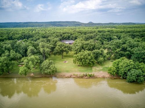 8516 Ravenswood Rd, Granbury, TX 76049-4621