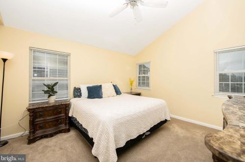 106 Alexander Rd, Beverly NJ  08010-3112 exterior