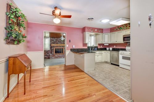 2704 Oak Rd, Deland FL  32720-2024 exterior