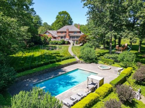 71 Beverly Dr, Bernardsville, NJ 07924-1302