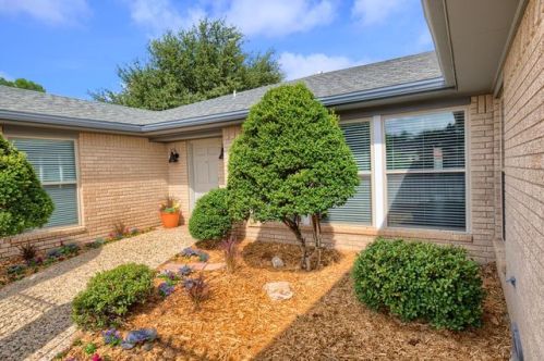 2302 Haynes Dr, Midland, TX 79705-4313