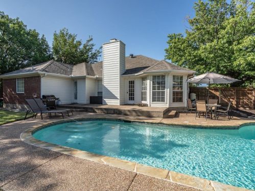 1100 Prospect Dr, Lewisville TX  75028-2548 exterior