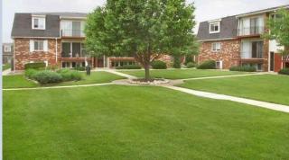 7024 Kellogg Dr, Wichita KS  67207-1600 exterior