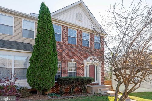 15051 Whittier Loop, Woodbridge, VA 22193-5728
