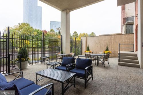 2429 Locust St, Philadelphia PA  19103-5553 exterior