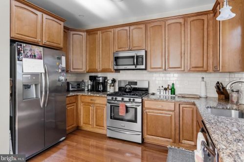 6504 Riverfront Dr, Palmyra NJ  08065-2145 exterior