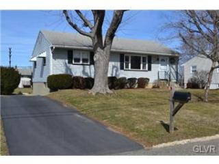447 Apple Blossom Rd, Easton, PA 18040-1101