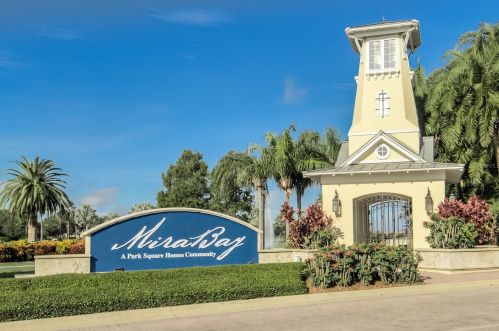 413 Islebay Dr, Ruskin FL  33572-3332 exterior