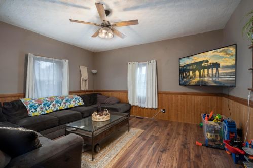 737 Leesburg Ave, Washington Ch OH  43160-1251 exterior