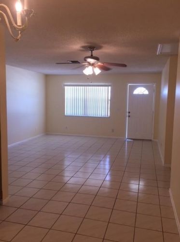 2759 Ponce De Leon Blvd, Delray Beach FL  33445-5865 exterior
