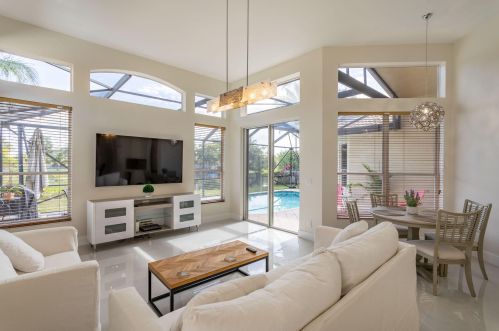 3471 177 Ave, Hollywood FL 33029-1672 exterior