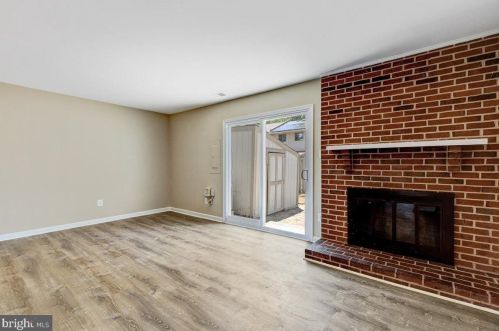 601 Clearwater Ct, Herndon VA  20170-4125 exterior