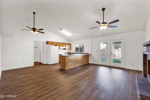 34 Ivyglen St, Mesa, AZ 85201-2260