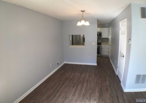 739 Pepperidge Rd, Mahwah NJ  07430-3452 exterior
