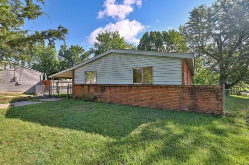 5726 Tall Oaks Dr, Milford, OH 45150-2558