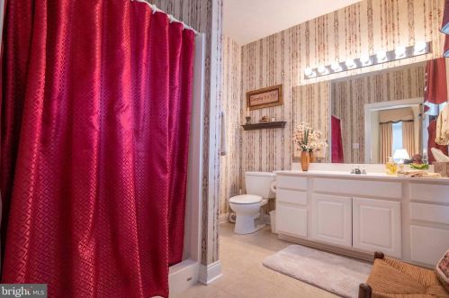 160 Manor Dr, Edinburg VA  22824-3579 exterior