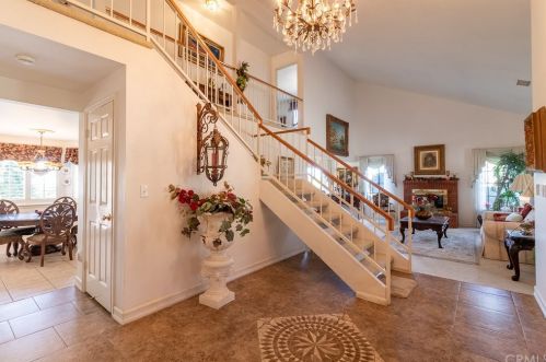 17305 Mariposa Ave, Riverside CA 92504-6079 exterior