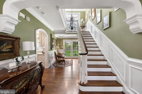 466 Black Swan Ln, Berwyn PA  19312-1908 exterior