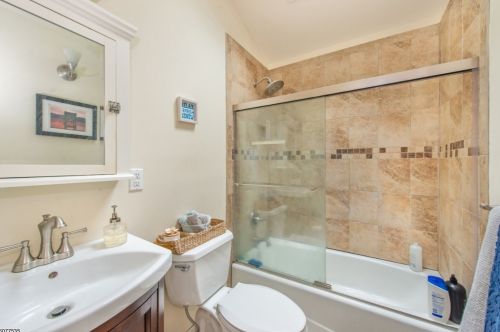 13 Harbor View Dr, Andover NJ  07821-4022 exterior