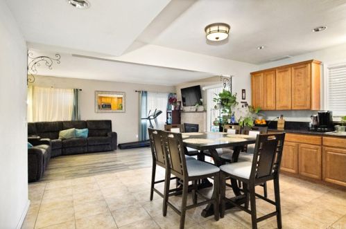 982 Verde Ave, Rialto CA  92376-4145 exterior