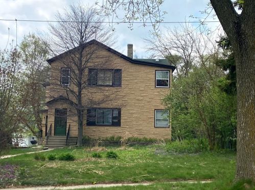 4521 Blue Mound Ct, Milwaukee, WI 53208-3600