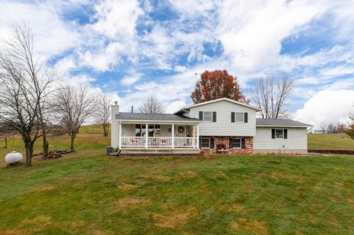 13841 Scout Rd, Frazeysburg, OH 43822-9709
