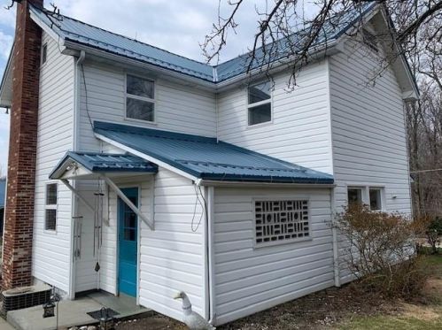 138 Stoneylonesome Rd, Stahlstown, PA 15687-1159