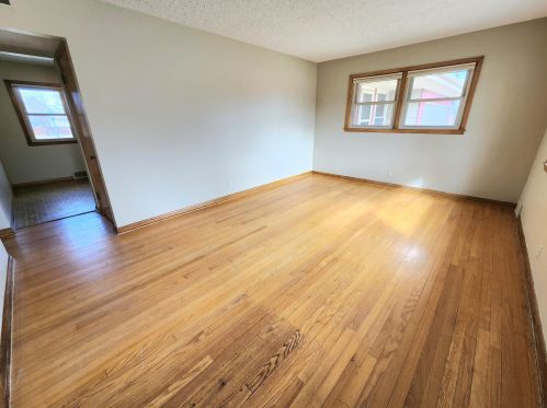 11432 Sunset Ln, Milwaukee WI  53228-2545 exterior