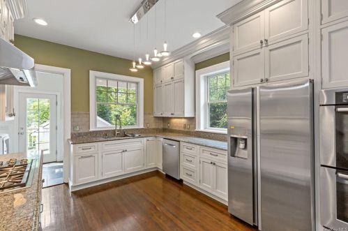 44 Greenridge Ave, White Plains NY  10605-1622 exterior