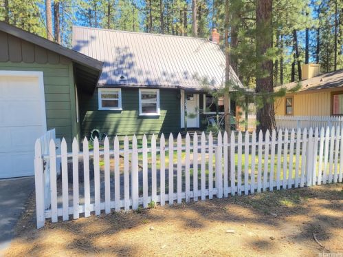 1073 Glenwood Way, South Lake Tahoe, CA 96150-8424