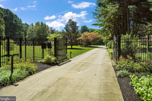 610 Hillendale Rd, Chadds Ford, PA 19317-9364